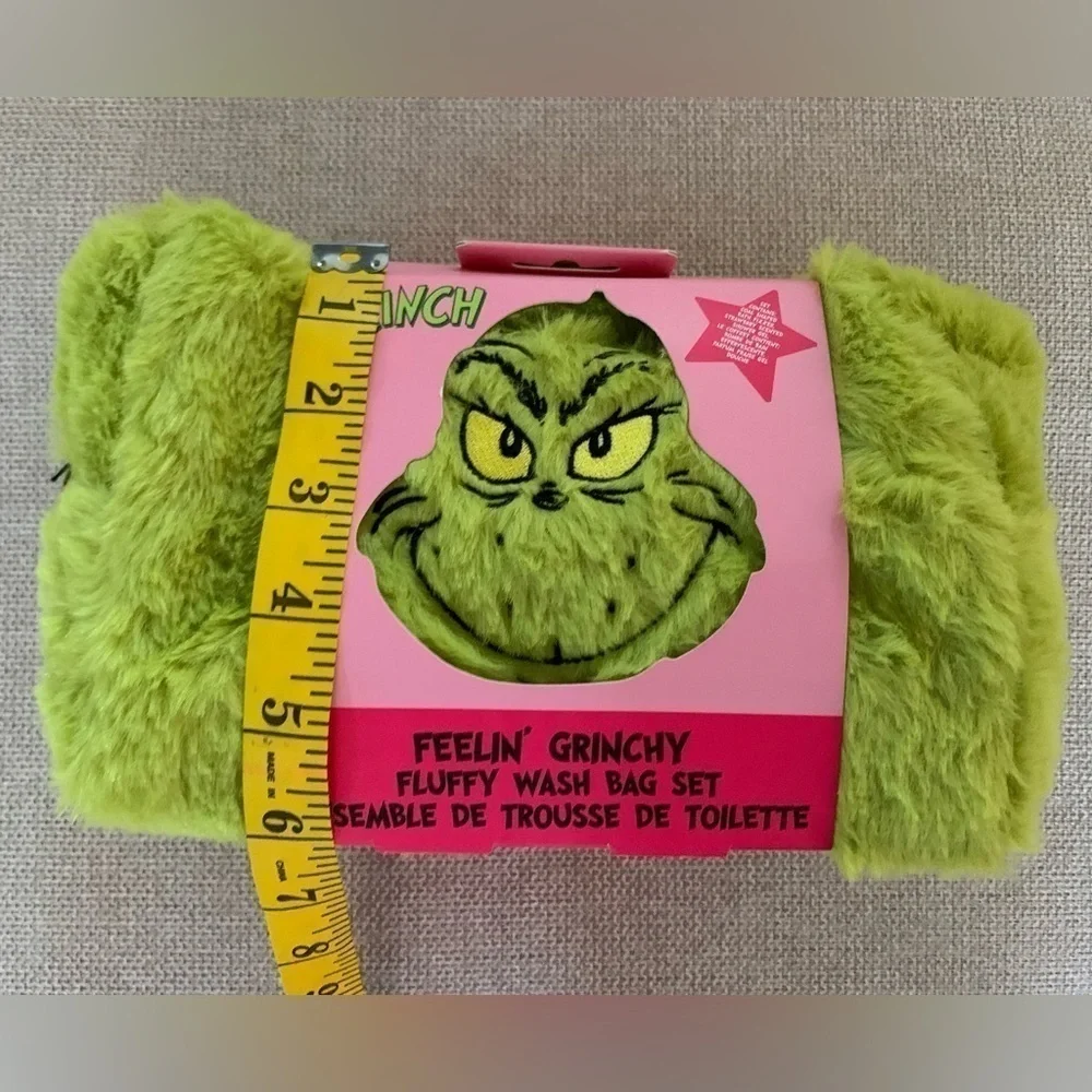 The Grinch Fluffy Wash Bag Set
